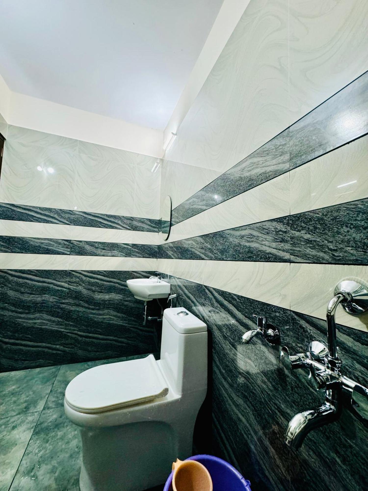 Al-kabeer Serene Pond Retreat Kowdiar 4bhk *