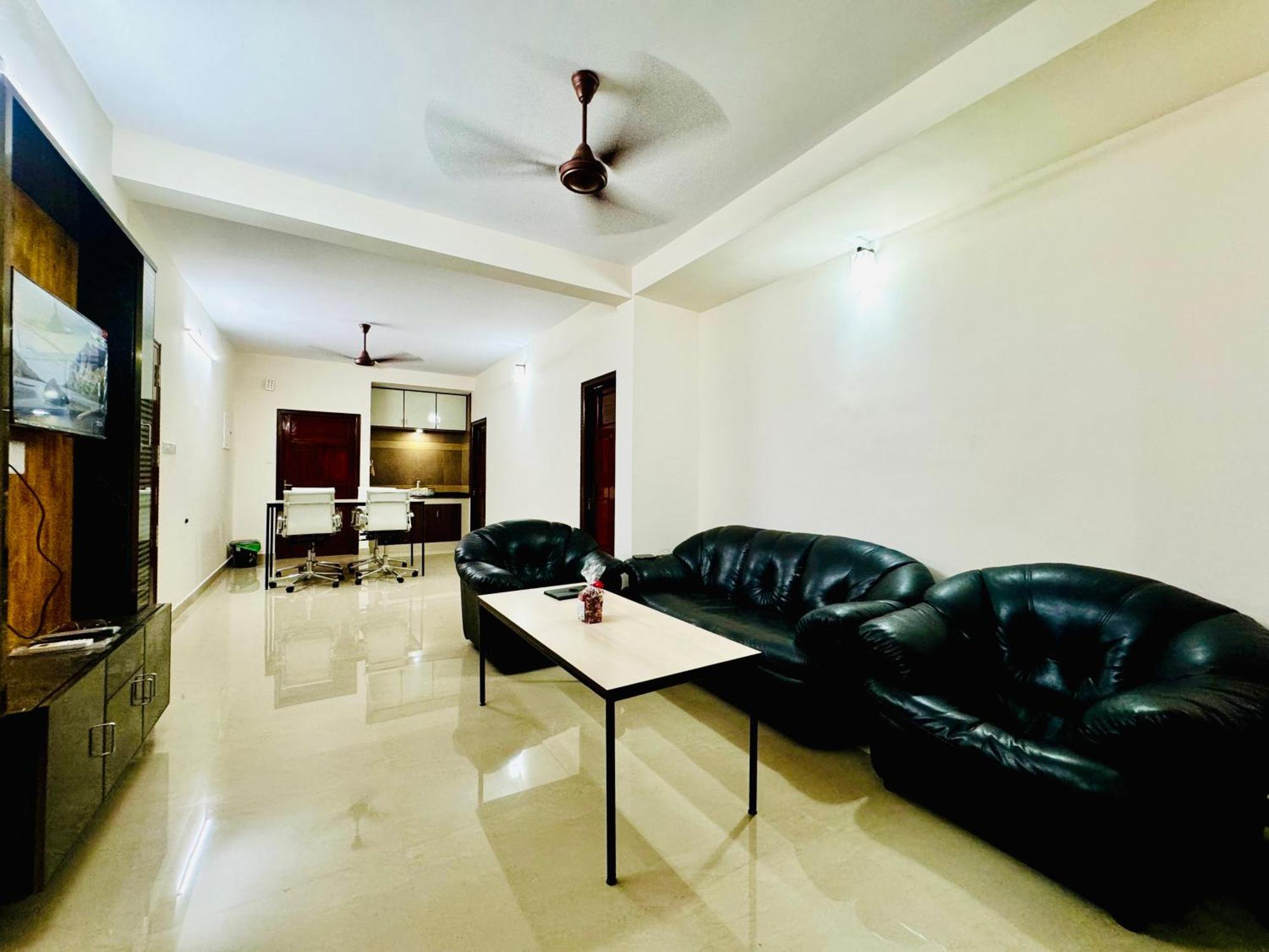 Al-kabeer Serene Pond Retreat Kowdiar 4bhk Thiruvananthapuram