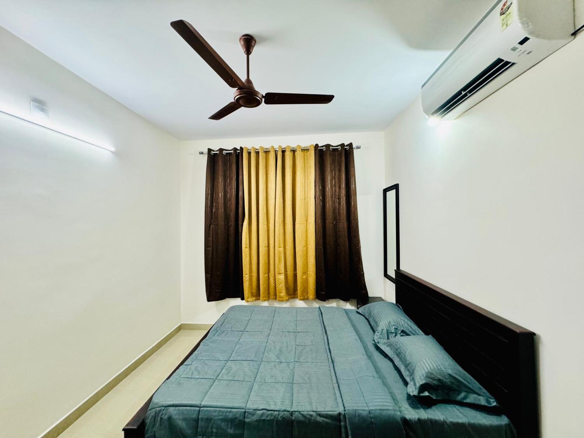 Al-kabeer Serene Pond Retreat Kowdiar 4bhk Apartment *