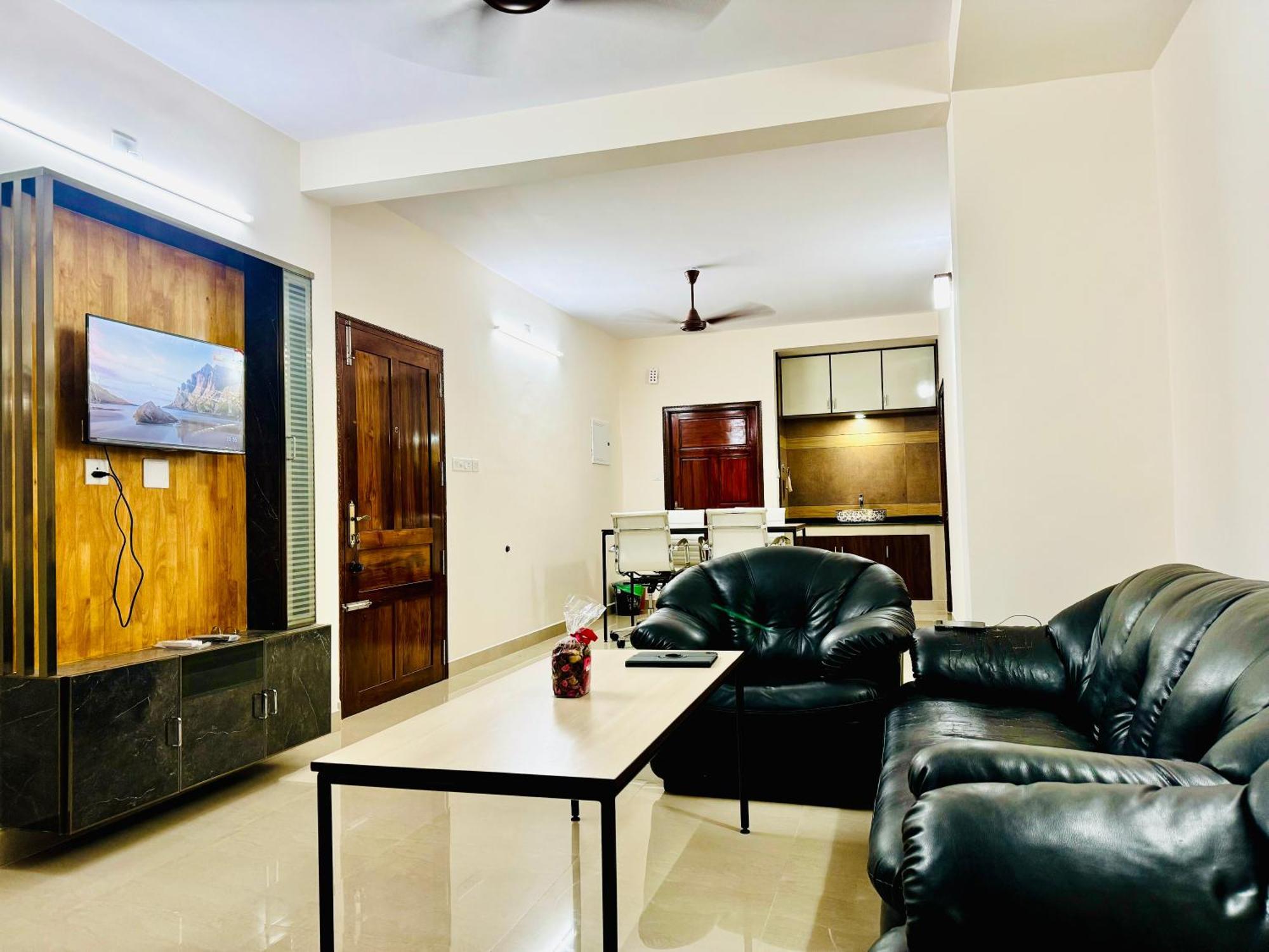 Al-kabeer Serene Pond Retreat Kowdiar 4bhk Apartment Thiruvananthapuram