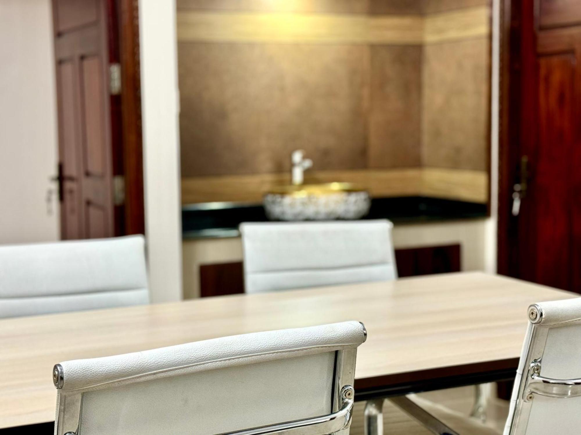 Al-kabeer Serene Pond Retreat Kowdiar 4bhk * Thiruvananthapuram