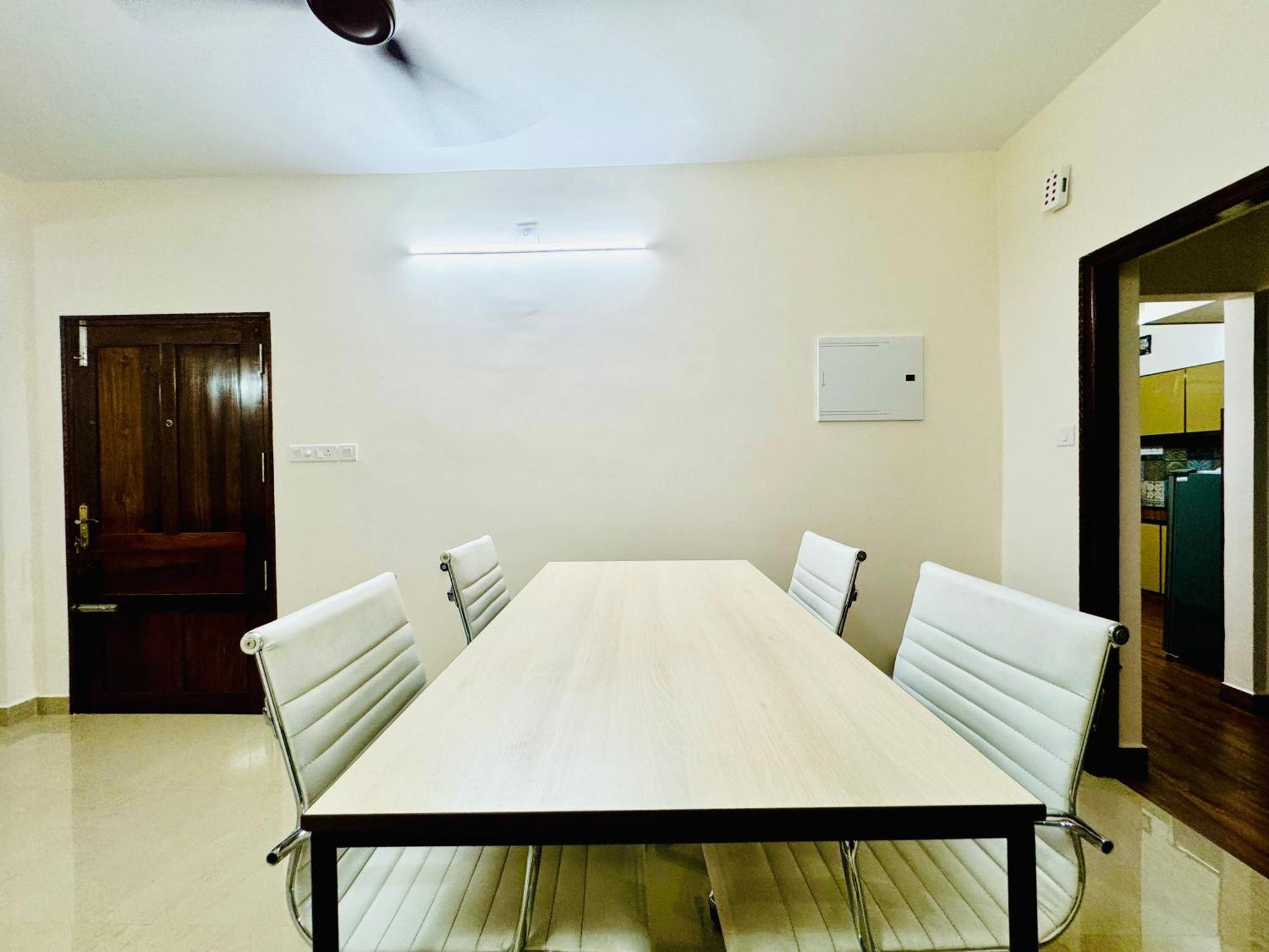 Apartment Al-kabeer Serene Pond Retreat Kowdiar 4bhk Thiruvananthapuram